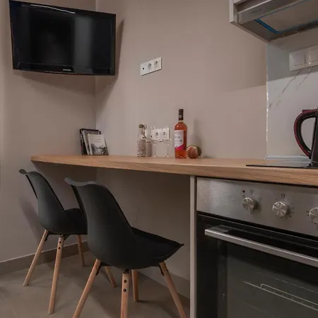 Antigonidon Square 5 Appartement *